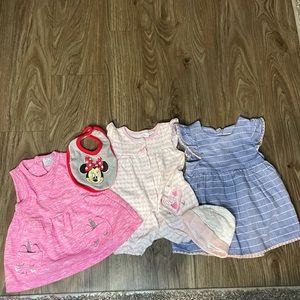 Baby girl clothes 6-9 months